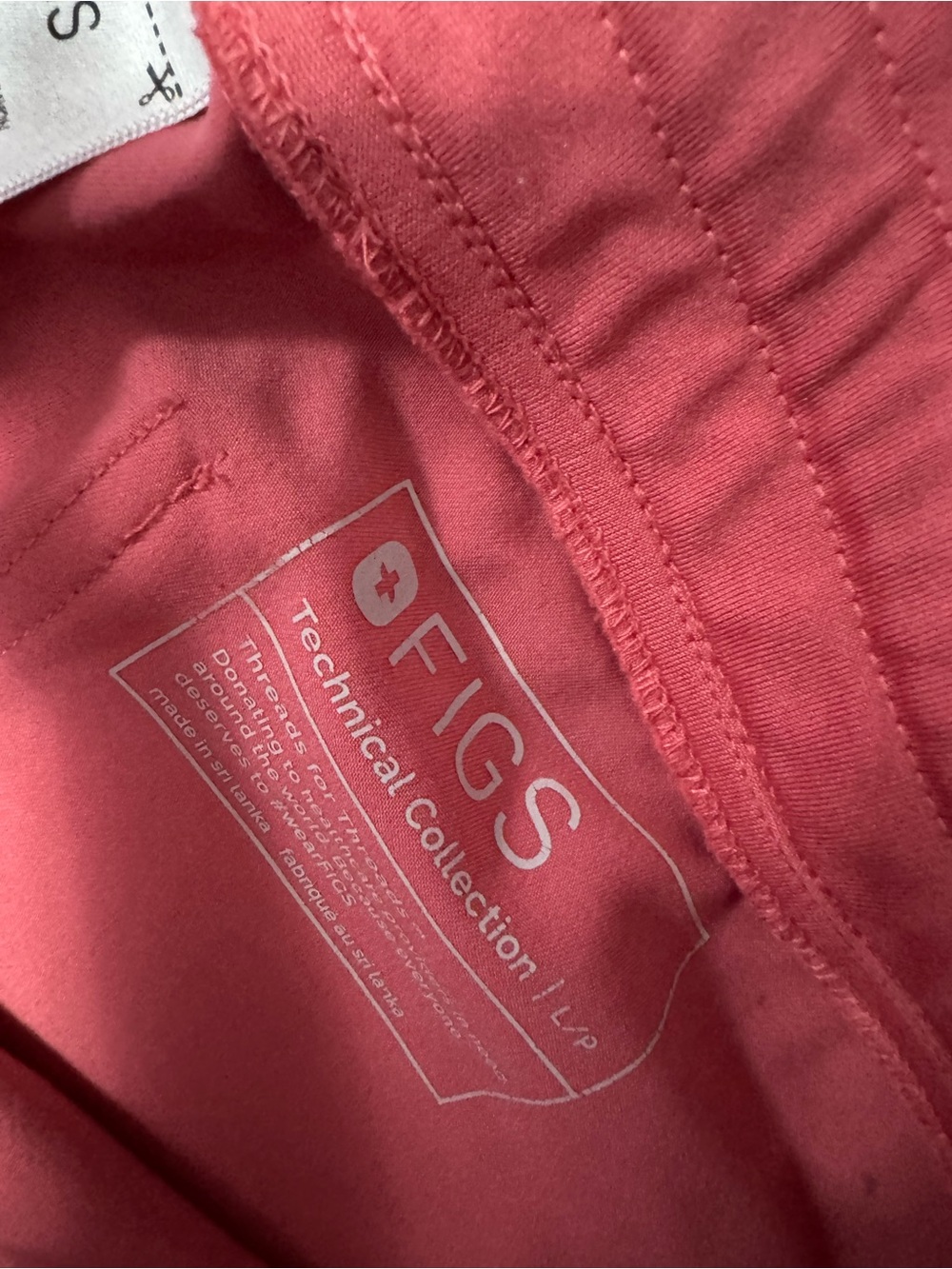 Figs Women's Pink Zamora top and Jogger - Picture 5 of 16